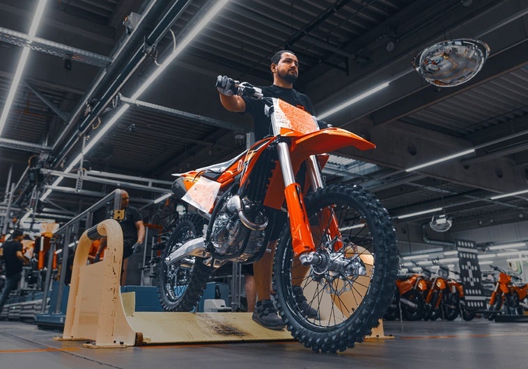 KTM reanuda su producción a pleno rendimiento en su fábrica de Mattighofen KTM reanuda su producción a pleno rendimiento en su fábrica de Mattighofen