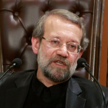 Irán envía al Líbano a su asesor de Seguridad tras anunciar Beirut el plan para desarmar a Hizbolá