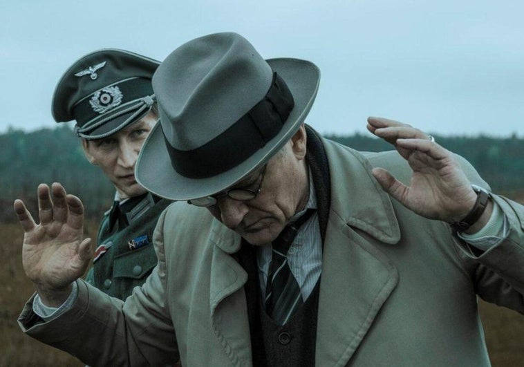 'Never alone': La lucha silenciosa de Abraham Stiller contra los nazis ‘Never alone’: La lucha silenciosa de Abraham Stiller contra los nazis