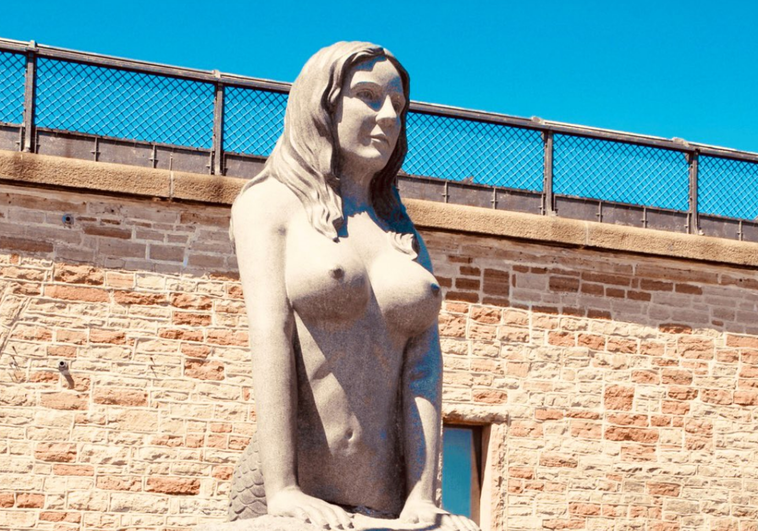 Copenhague quitará una estatua de 'La Sirenita' por considerarse «fea y pornográfica» Copenhague quitará una estatua de ‘La Sirenita’ por considerarse «fea y pornográfica»