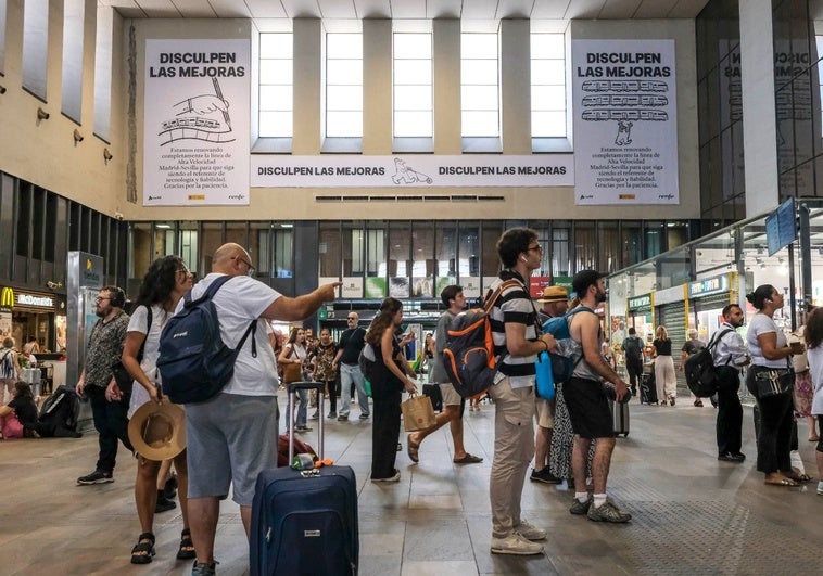 El Gobierno hace campaña del caos ferroviario andaluz: «Disculpen las mejoras» El Gobierno hace campaña del caos ferroviario andaluz: «Disculpen las mejoras»