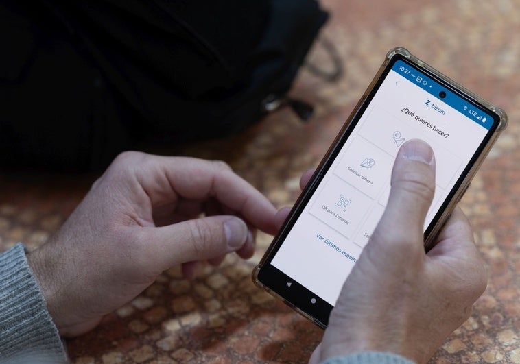 El resurgir de las transferencias tradicionales amenaza la hegemonía de Bizum El resurgir de las transferencias tradicionales amenaza la hegemonía de Bizum