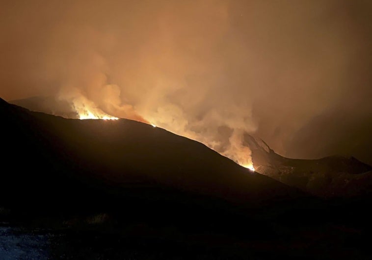 El norte y Extremadura viven horas críticas con decenas de evacuaciones El norte y Extremadura viven horas críticas con decenas de evacuaciones