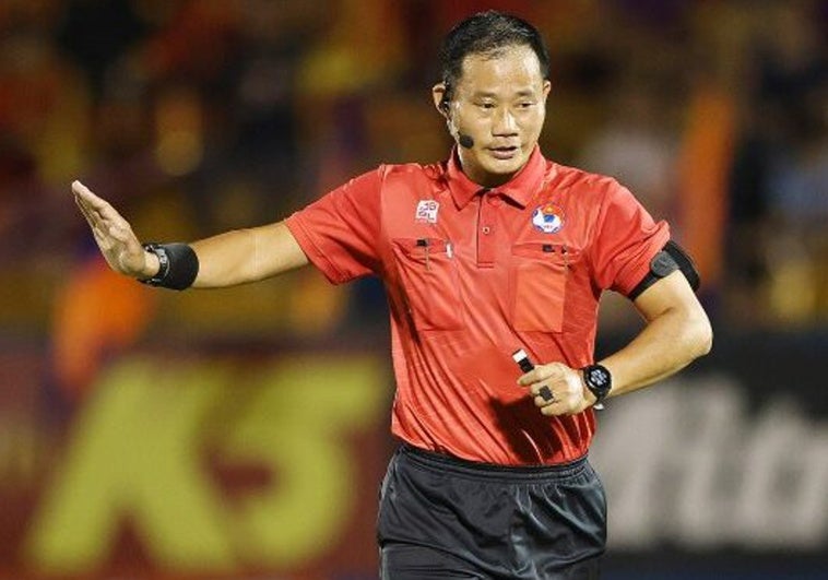 Muere un árbitro de 43 años tras desplomarse durante las pruebas físicas de pretemporada Muere un árbitro de 43 años tras desplomarse durante las pruebas físicas de pretemporada
