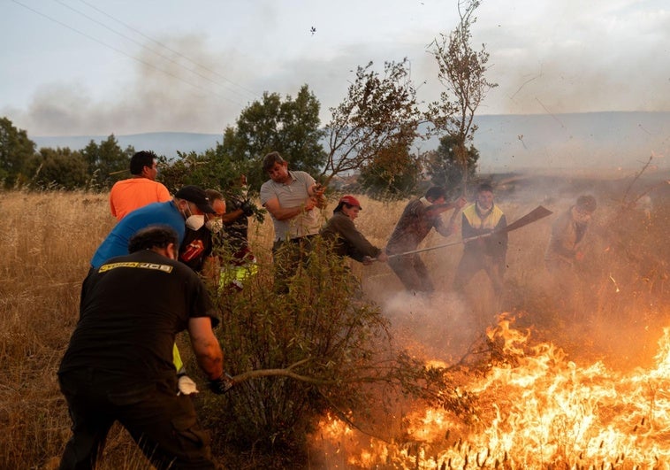 Cuatro días de fuego descontrolado entre Castilla y León y Orense Cuatro días de fuego descontrolado entre Castilla y León y Orense